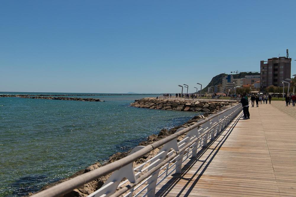 Zara D'Amare A Pesaro 10 Metri Dalla Spiaggia By Yohome Exterior photo