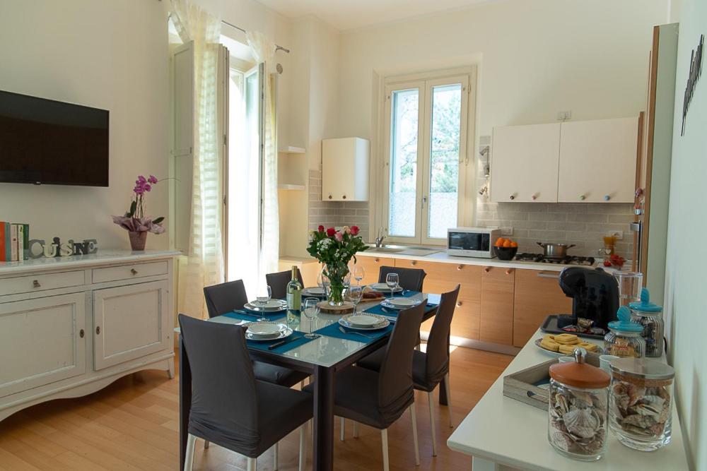 Zara D'Amare A Pesaro 10 Metri Dalla Spiaggia By Yohome Exterior photo